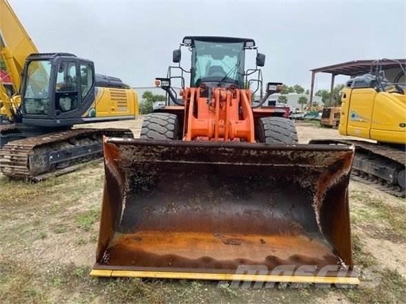 Hitachi ZW250-6 Incarcator pe pneuri