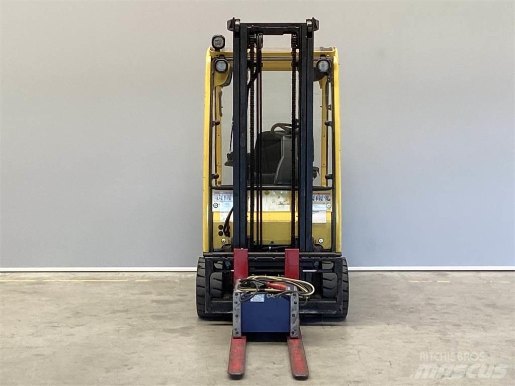 Hyster J2.0XMT Stivuitor electric