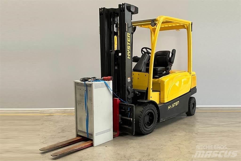 Hyster J3.5XN Stivuitor electric