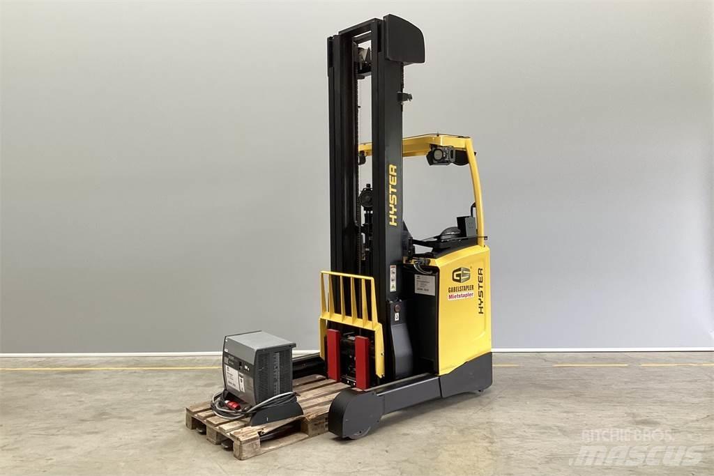 Hyster R1.4 Stivuitor cu catarg retractabil