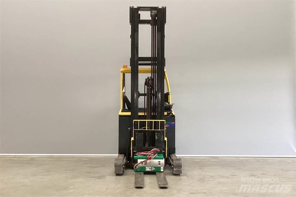 Hyster R1.6 Stivuitor cu catarg retractabil