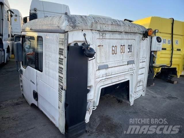 MAN TGA Cabine si interior