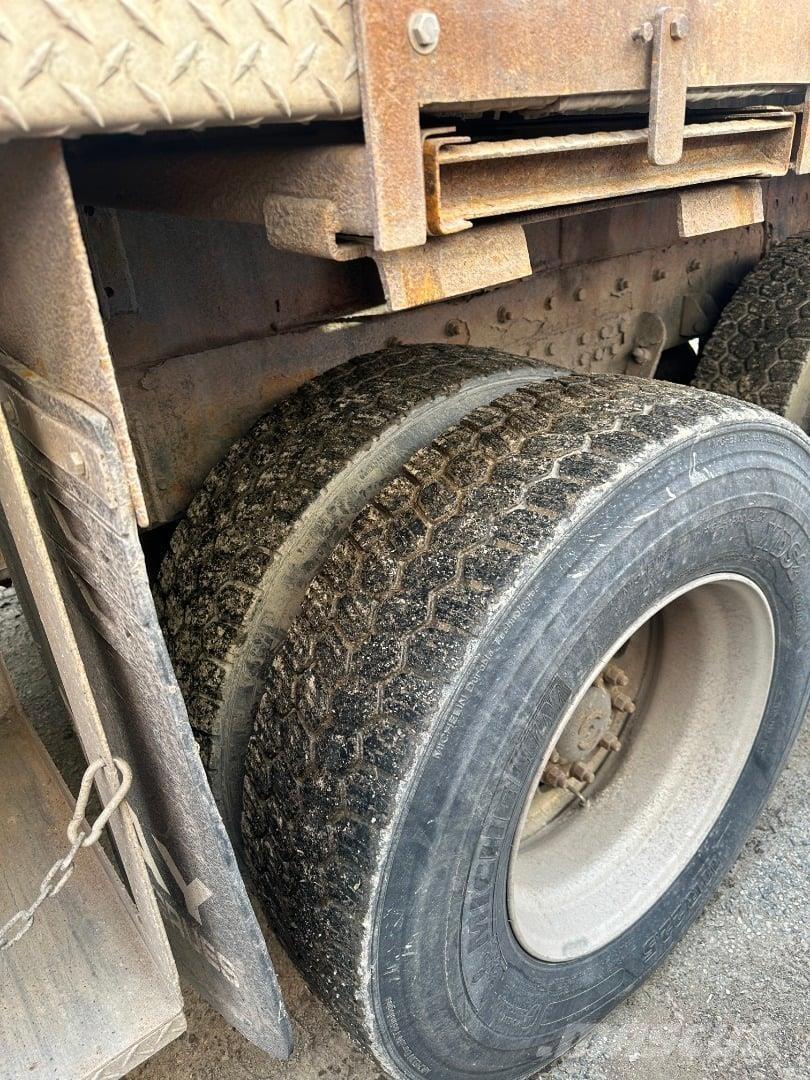 National 1500 Camioane cu macara