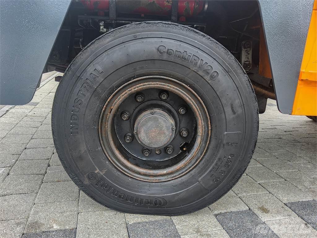  ATA 8500 4x4 Camioane de tractiune