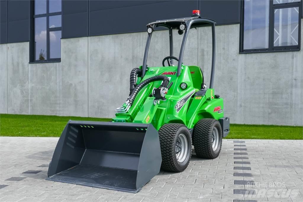 Avant M 423 Mini excavatoare < 7t