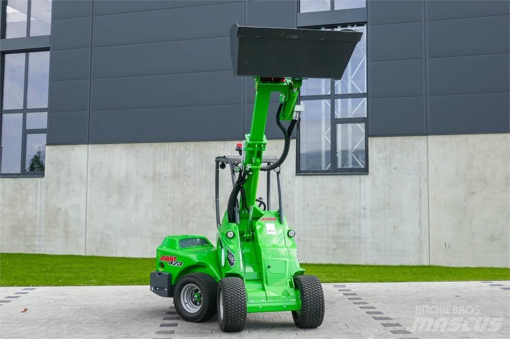 Avant M 423 Mini excavatoare < 7t