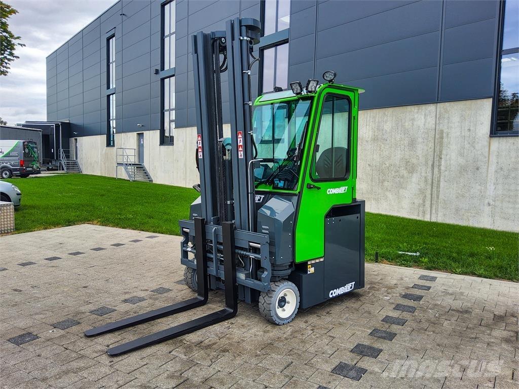 Combilift CBE 3000 Stivuitoare cu patru brate