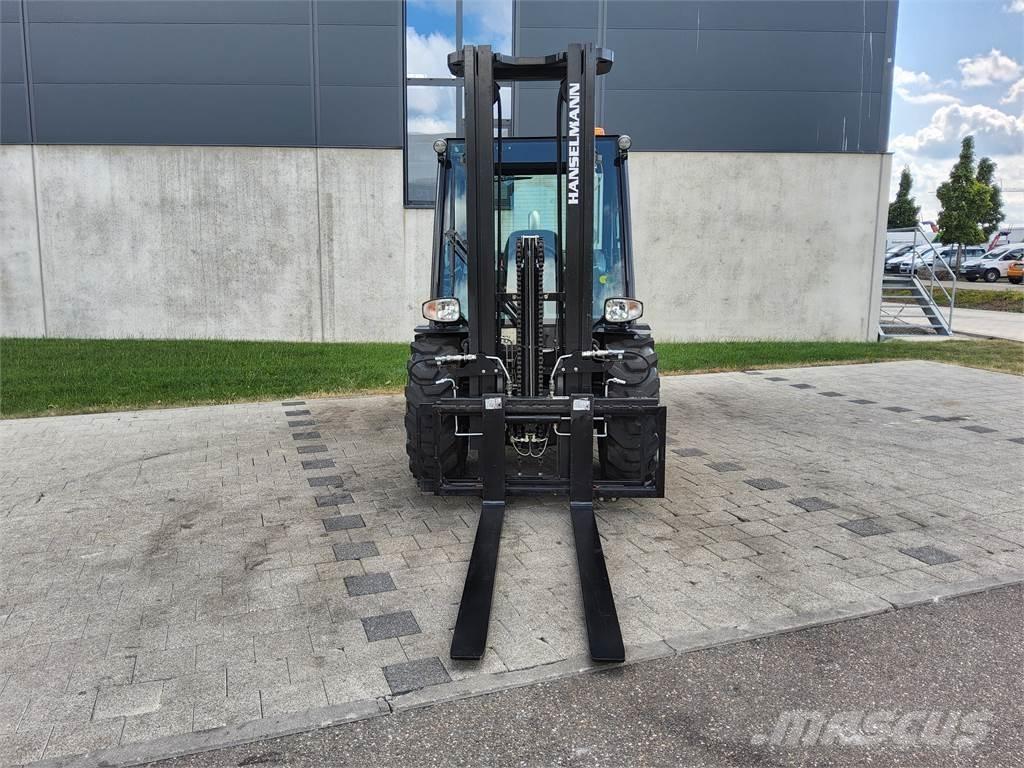 Manitou MC 30-4 Masini de teren dificil
