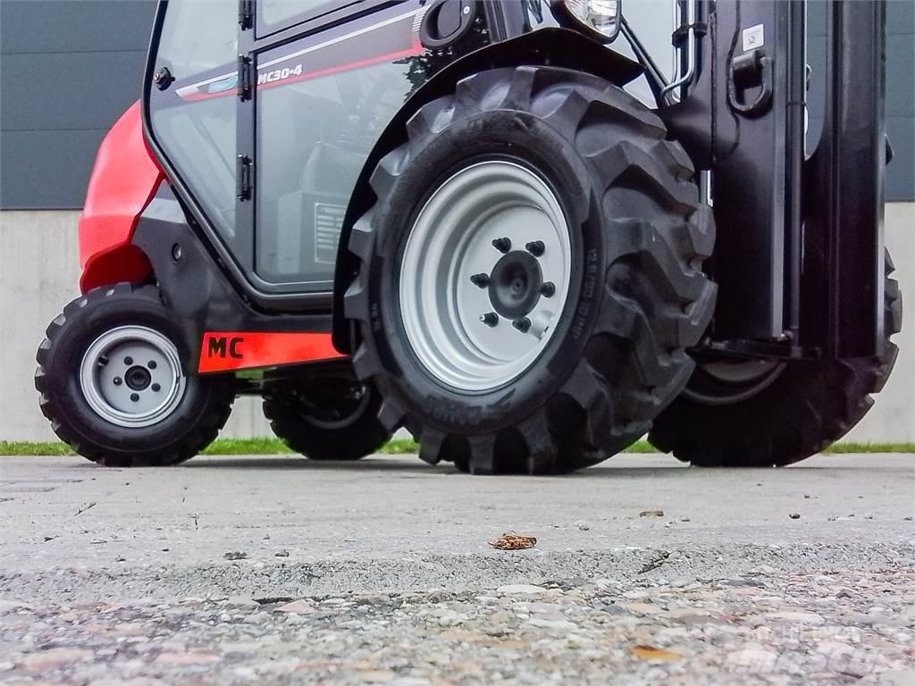 Manitou MC 30-4 Masini de teren dificil
