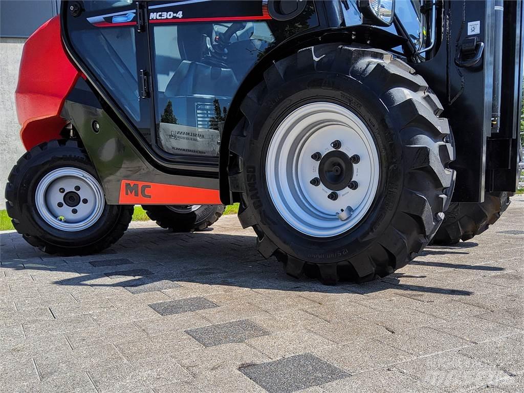 Manitou MC 30-4 Masini de teren dificil