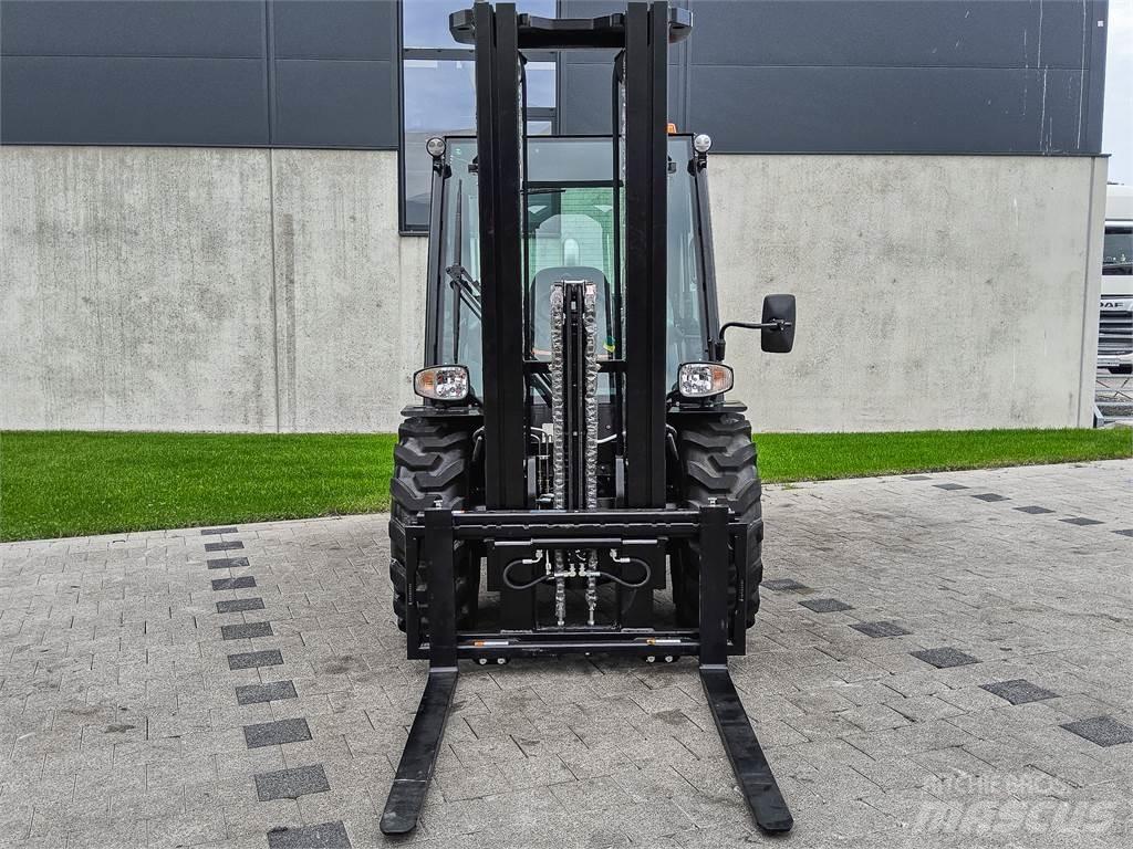 Manitou MC 30-4 Masini de teren dificil