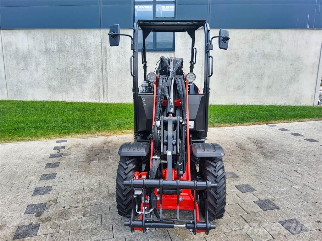 Manitou MLA 2-25H Mini excavatoare < 7t