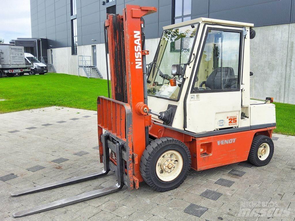 Nissan EH02F25U Stivuitor diesel