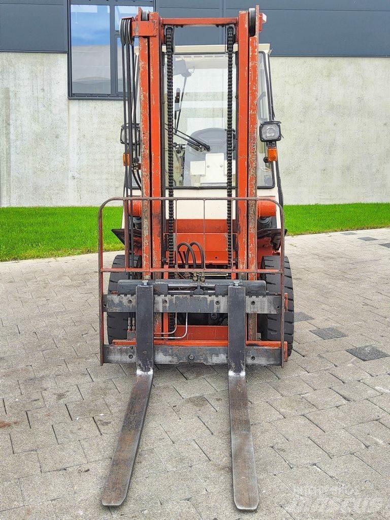 Nissan EH02F25U Stivuitor diesel