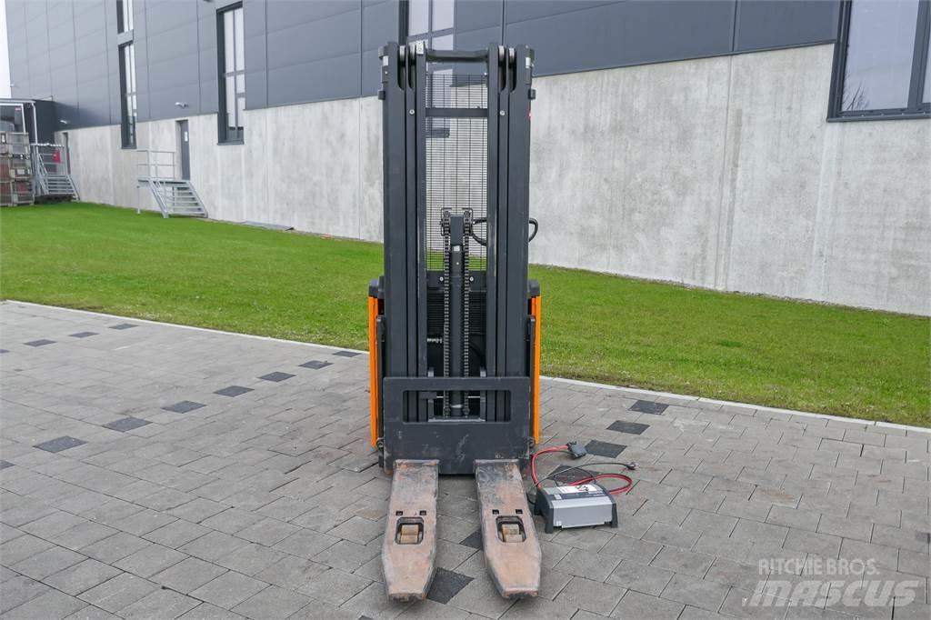 Still EGV 20 LB Transpaleta manuala