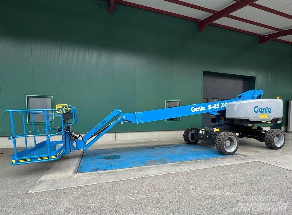 Genie S-45 XC Nacele cu brat articulat