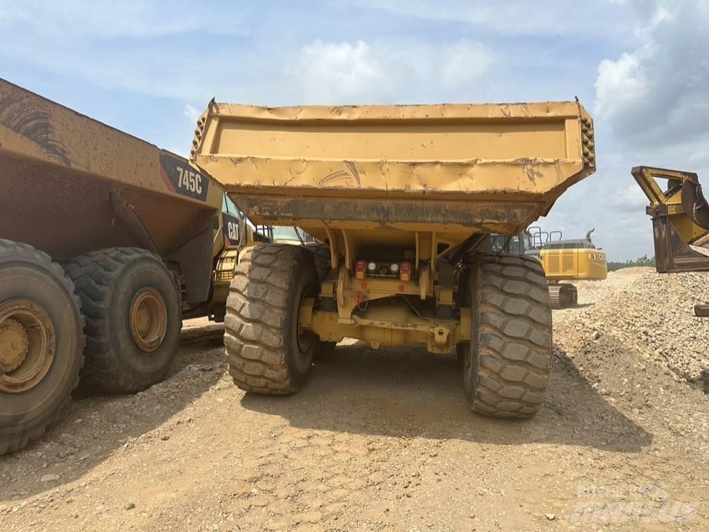 CAT 745 Transportoare articulate