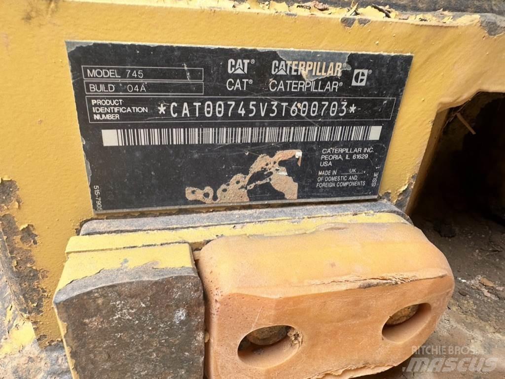 CAT 745 Transportoare articulate