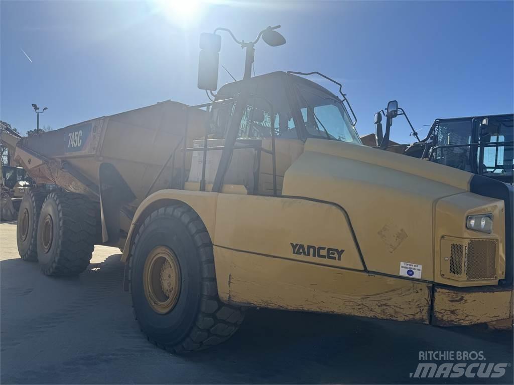 CAT 745 Transportoare articulate