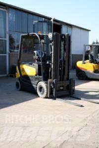 OM XE 30 ac Stivuitor electric