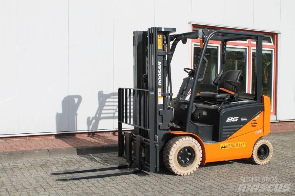 Doosan B25NS Stivuitor electric