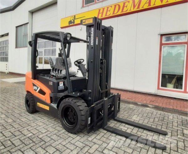 Doosan D35C-9 Stivuitor diesel