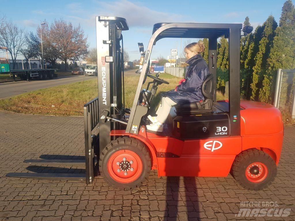 EP EFL302 Stivuitor electric