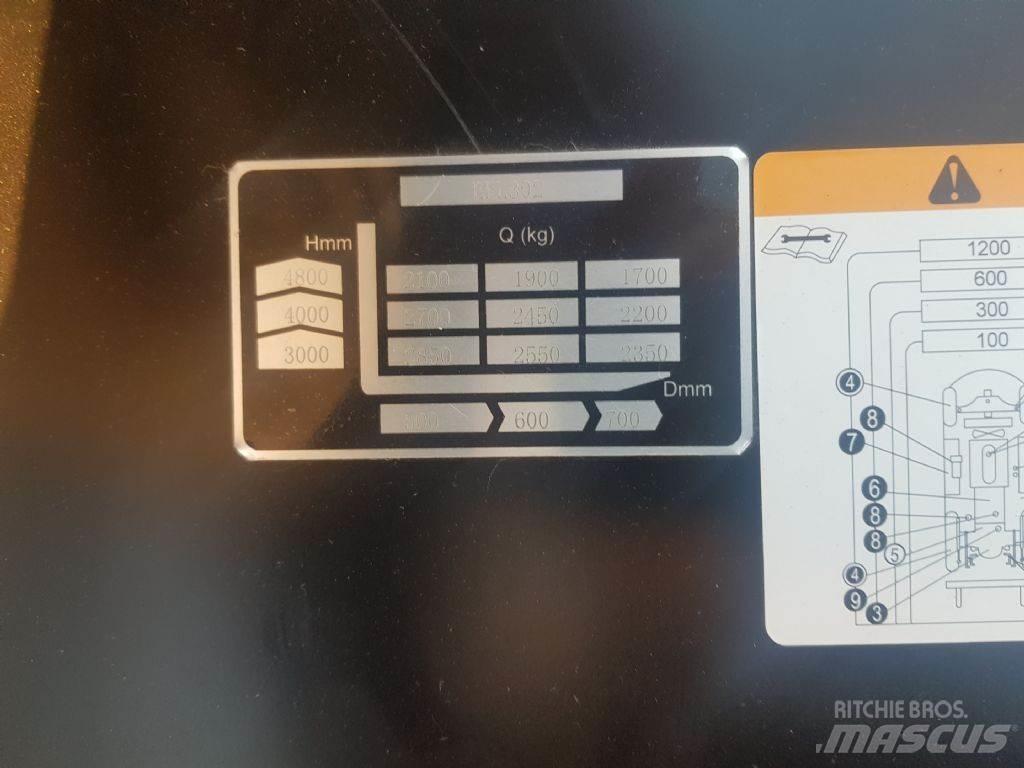 EP EFL302 Stivuitor electric