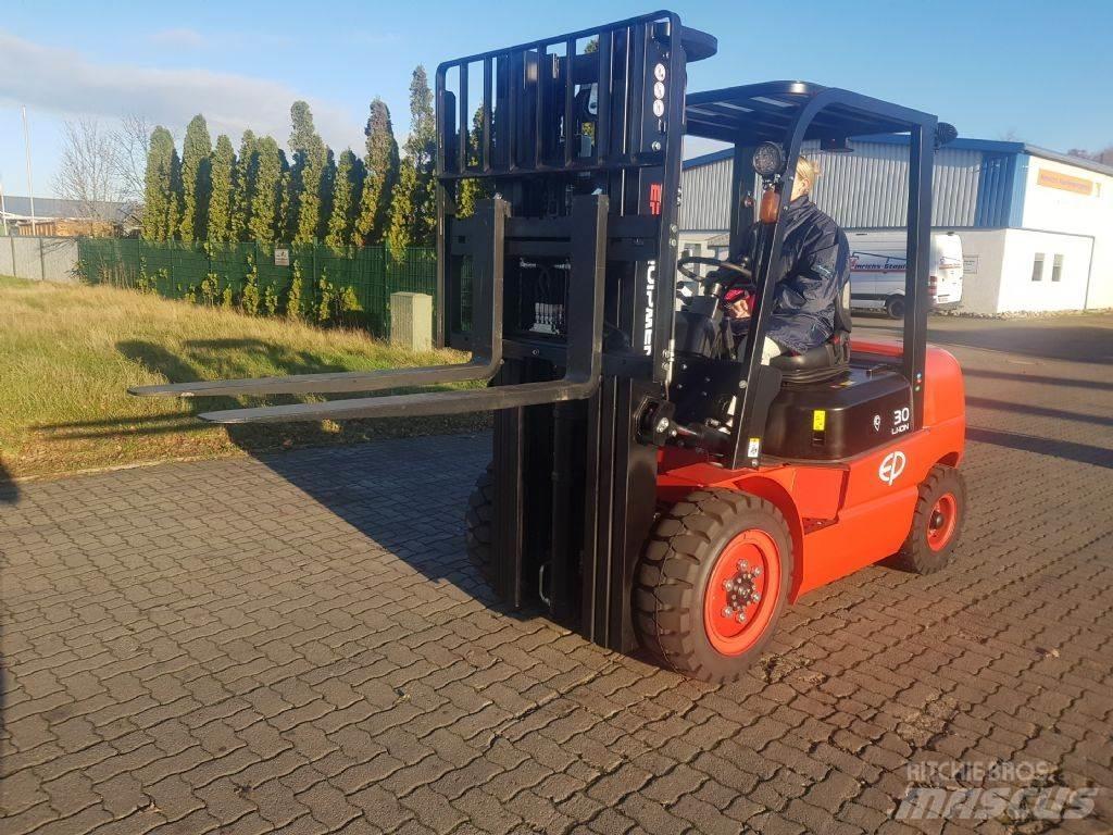 EP EFL302 Stivuitor electric