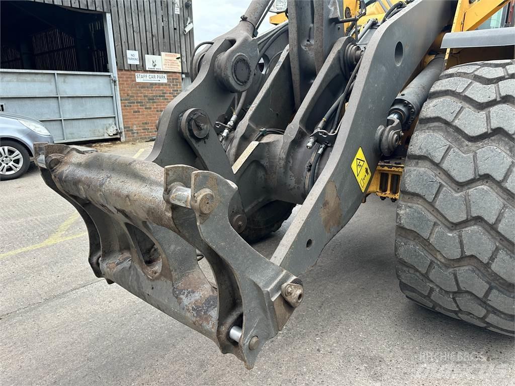 Volvo L120H Incarcator pe pneuri