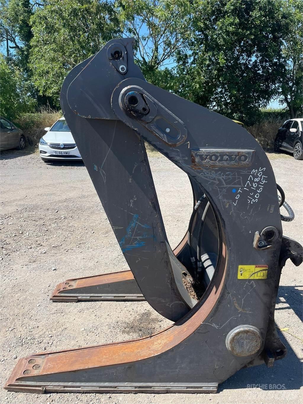Volvo log grab Utilaje construcții - Altele