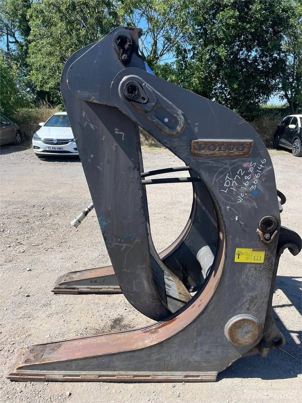 Volvo log grab Utilaje construcții - Altele