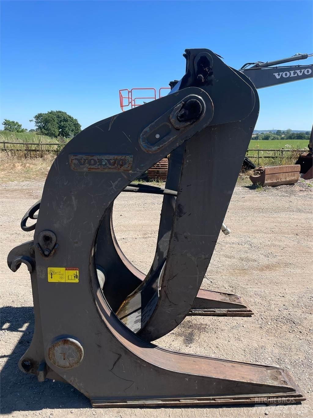 Volvo log grab Utilaje construcții - Altele