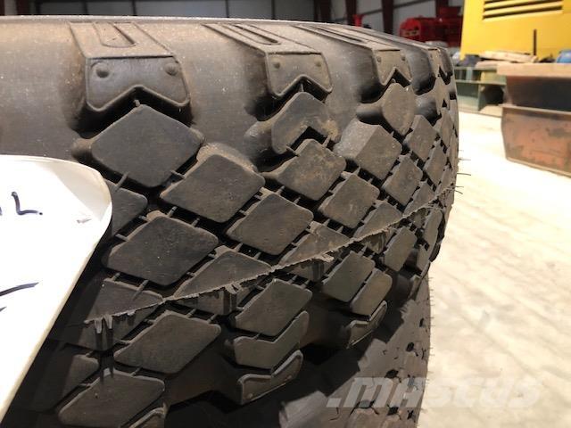  10.00-18 Stomil dæk - 3 stk. Anvelope, roti si jante