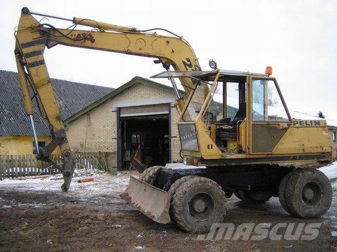 CAT 212 til ophug Excavatoare pe șenile
