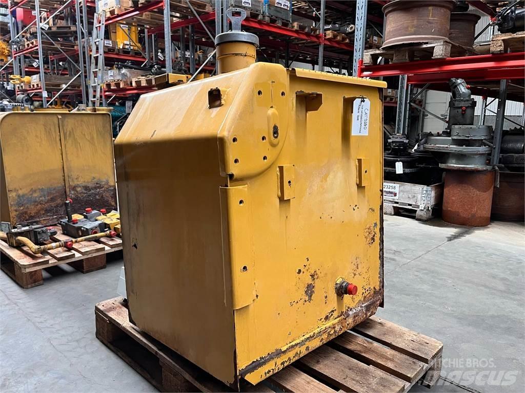 CAT 323D brændstoftank Alte componente