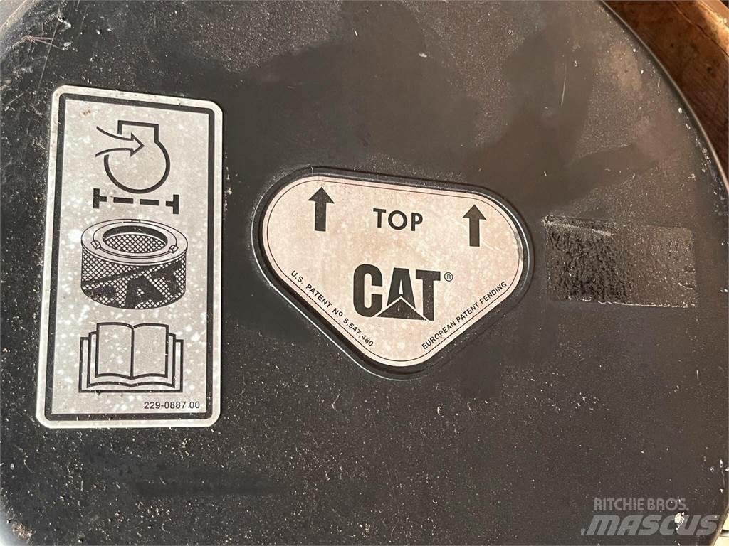 CAT 323D luftfilterhus Utilaje construcții - Altele