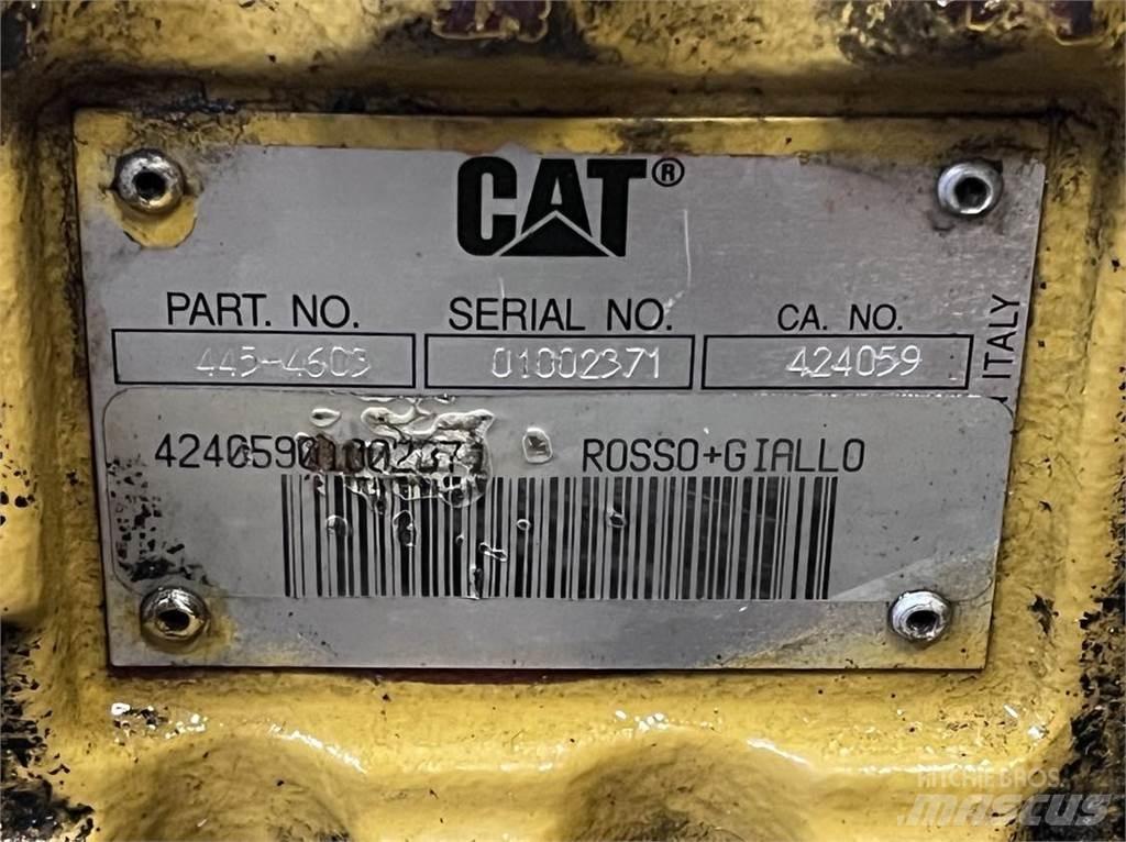 CAT 908M, Frontaksel Axe