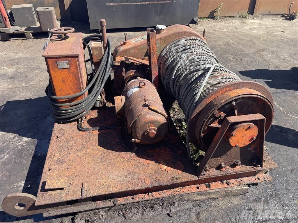  El-spil med gear og bremse. Dispozitive de ridicare şi lifturi pentru materiale