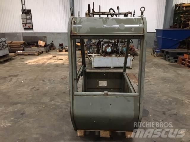  Førerhus ex. Manitou MT430 Alte componente