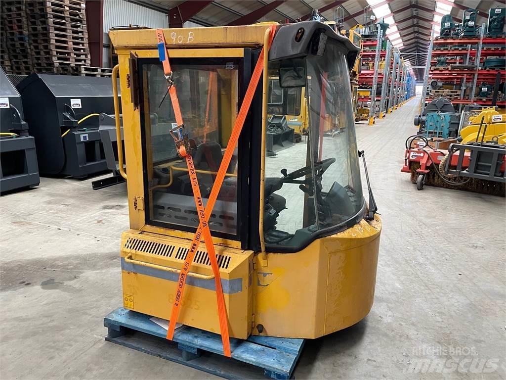  Førerhus ex. Volvo L90B Alte componente