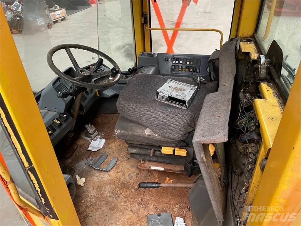  Førerhus ex. Volvo L90B Alte componente