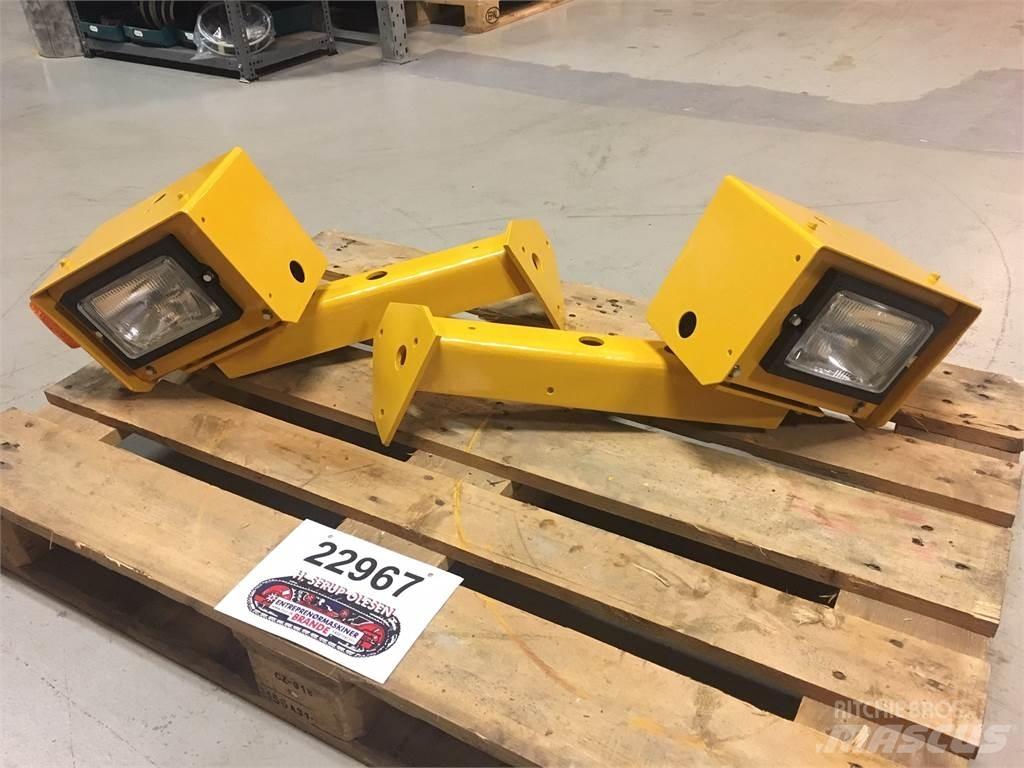 Forlygter Volvo L180E Alte componente