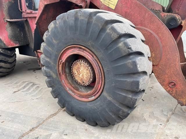 Hanomag 60E til ophug Incarcator pe pneuri