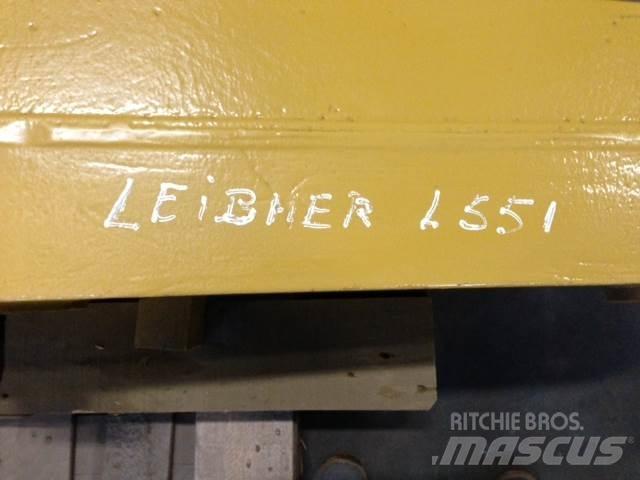 Liebherr L551 Link Arm Alte componente