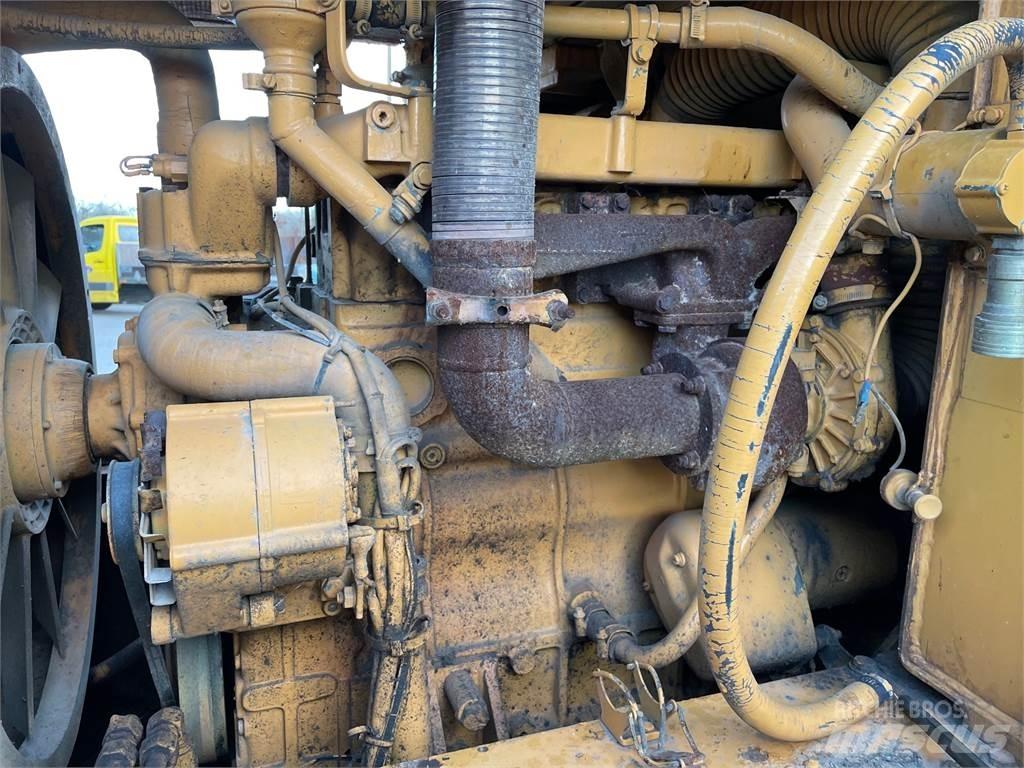 Liebherr LR621B til ophug Buldozere pe senile