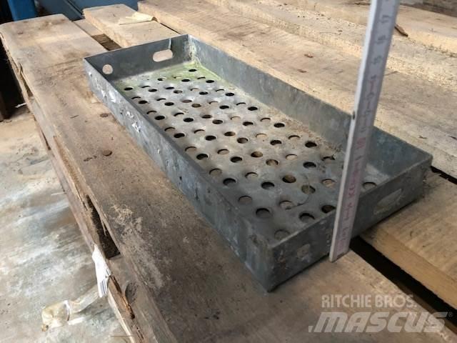  Trin, galvaniserede - 117 stk. Alte componente