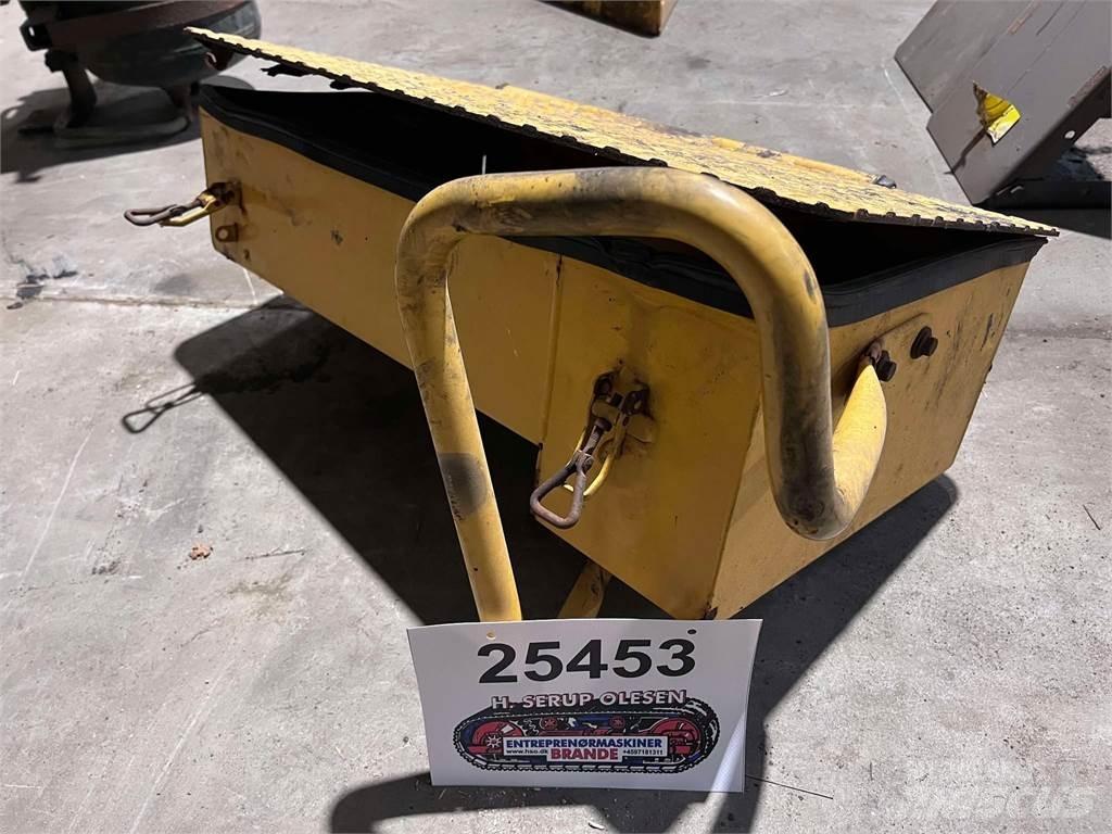 Volvo L120F værktøjskasse Alte componente