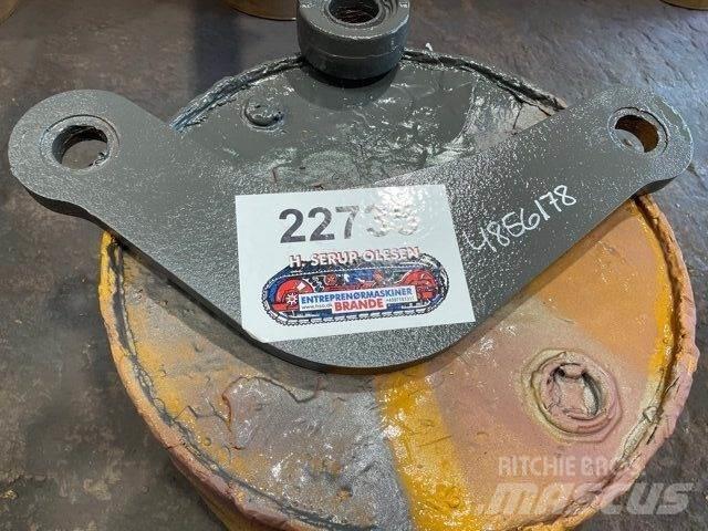 Volvo L90B Link Arm Alte componente