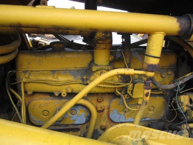 Volvo LM840 4 x 4, til ophug Incarcator pe pneuri